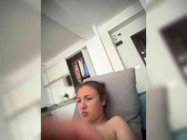 Gabriela2001-1 webcam