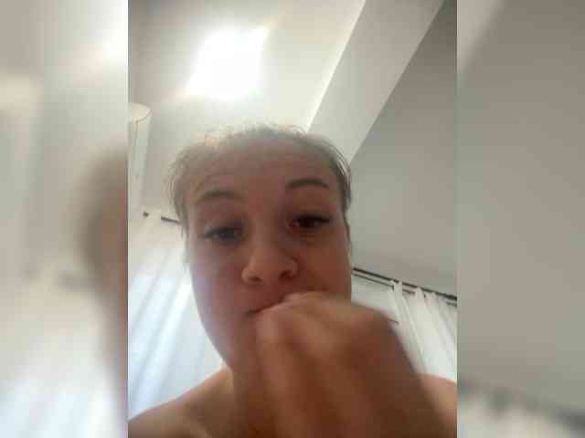 Gabriela2001-1 webcam