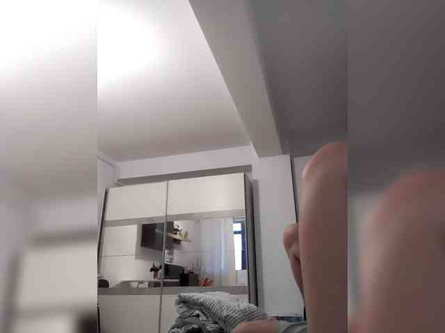 Gabriela2001-1 webcam