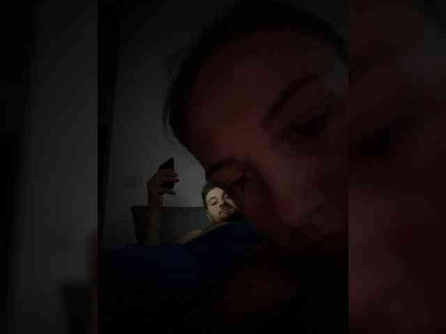 Gabriela2001-1 webcam