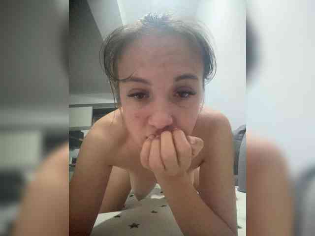 Gabriela2001-1 webcam