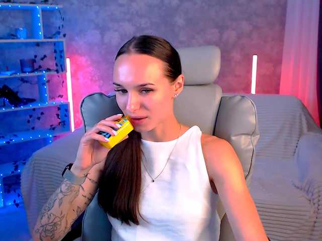 NicoleMerz live cam on BongaCams