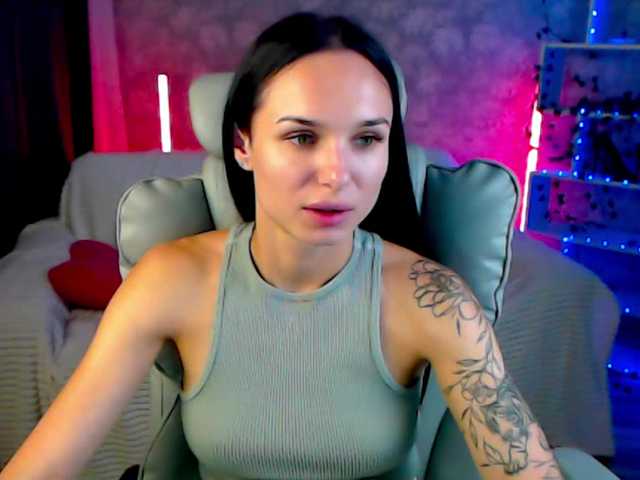 NicoleMerz live cam on BongaCams