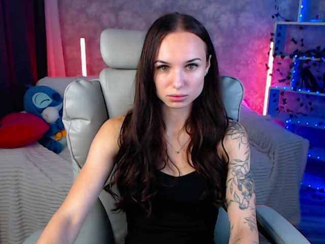 NicoleMerz live cam