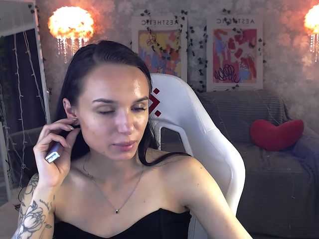 NicoleMerz live cam on BongaCams