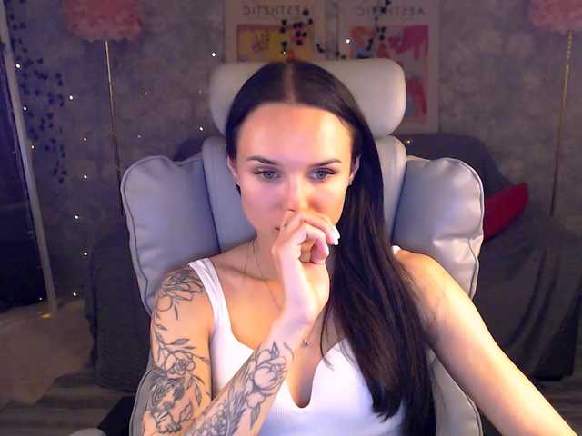 NicoleMerz live cam