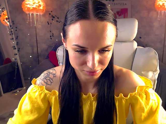 NicoleMerz live cam on BongaCams
