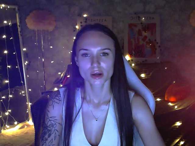NicoleMerz live cam on BongaCams
