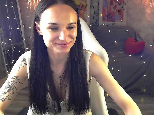 NicoleMerz live cam