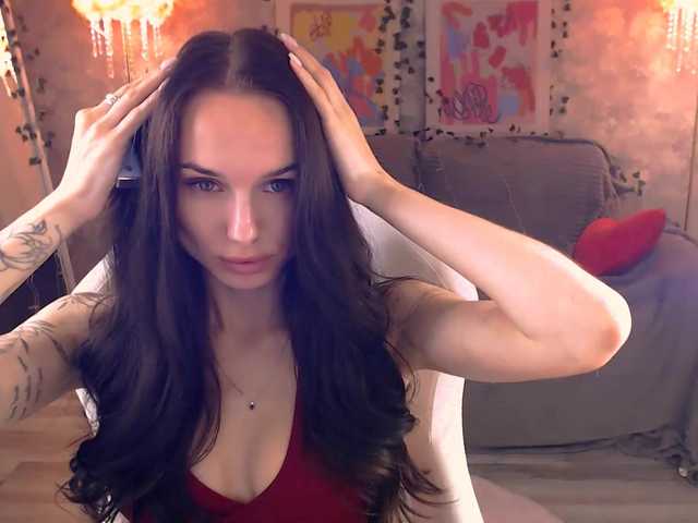 le modèle NicoleMerz est en webcam porno dans un show sur le site bongacams, il possède les tags suivants: White/Caucasian,Brunette,Shaved