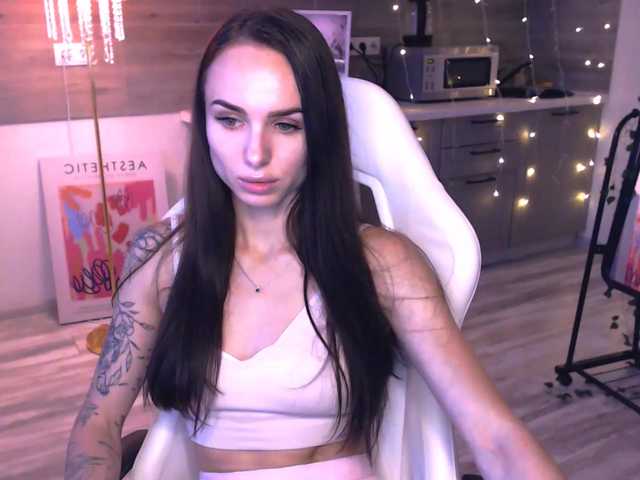NicoleMerz live cam on BongaCams