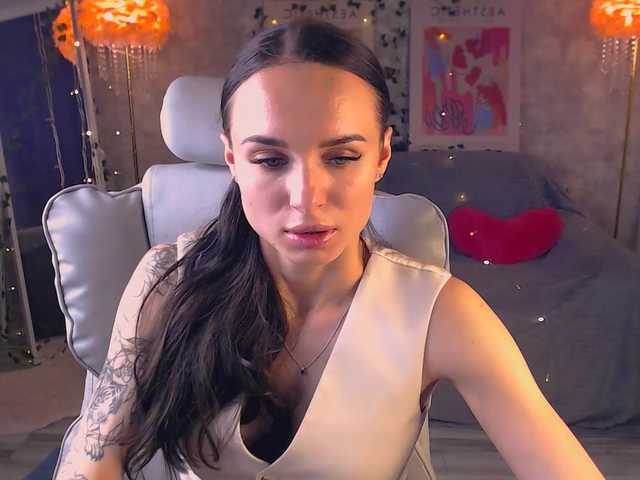 go to chat with NicoleMerz