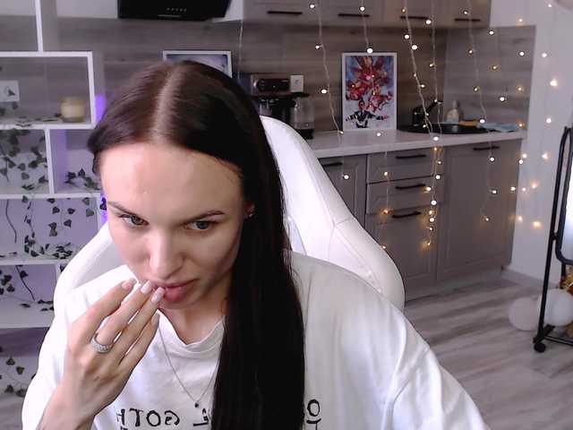 NicoleMerz preview