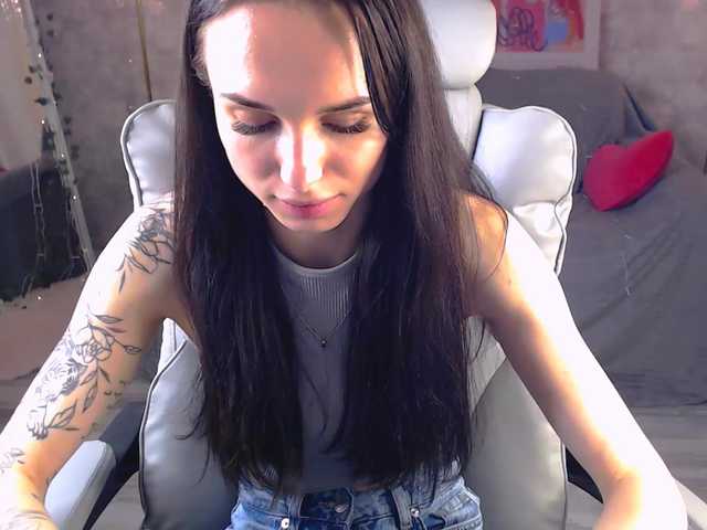 NicoleMerz live cam