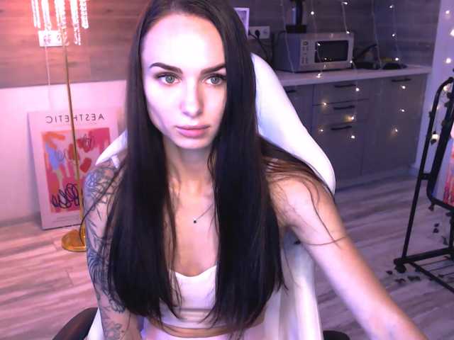 NicoleMerz live cam on BongaCams