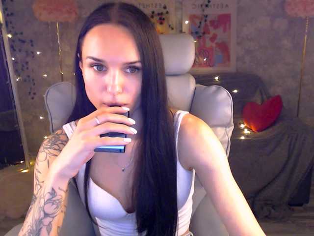 NicoleMerz live cam on BongaCams