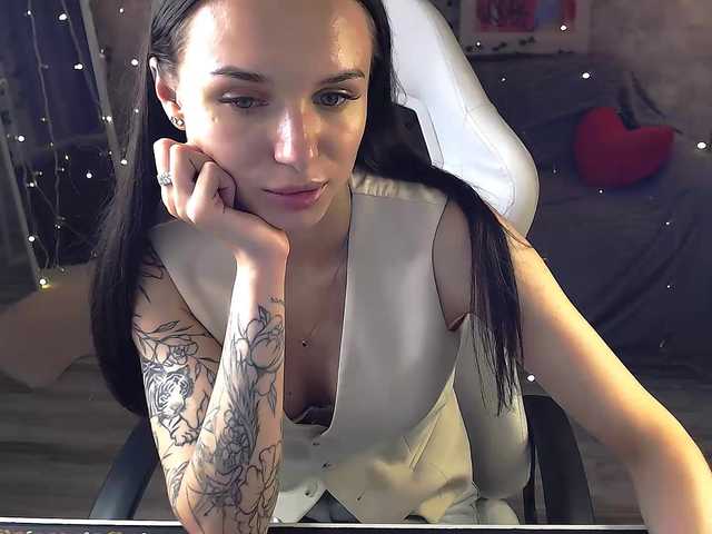 NicoleMerz live cam on BongaCams
