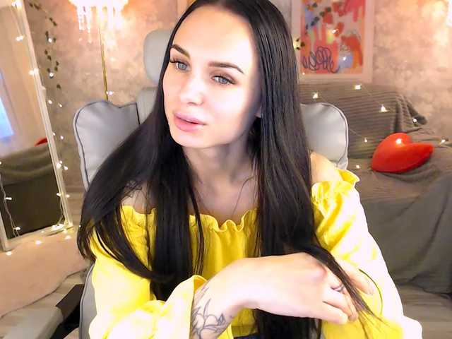 NicoleMerz live cam on BongaCams