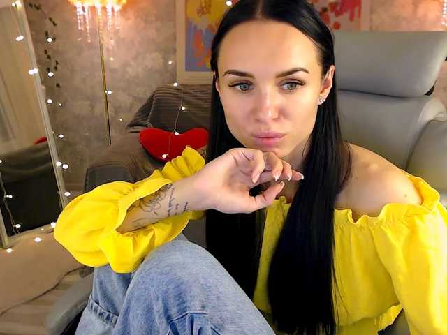NicoleMerz live cam on BongaCams