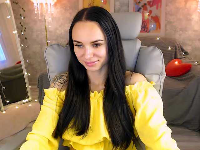 NicoleMerz live cam on BongaCams
