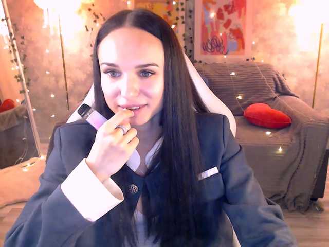 nicolemerz cam belle