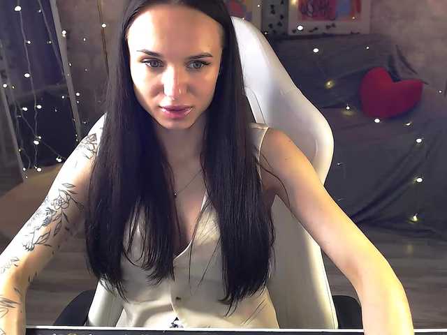NicoleMerz live cam