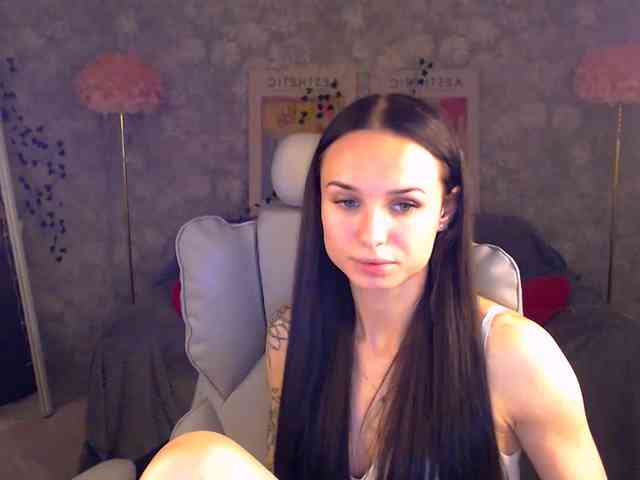 NicoleMerz webcam