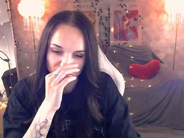 nicolemerz's live room