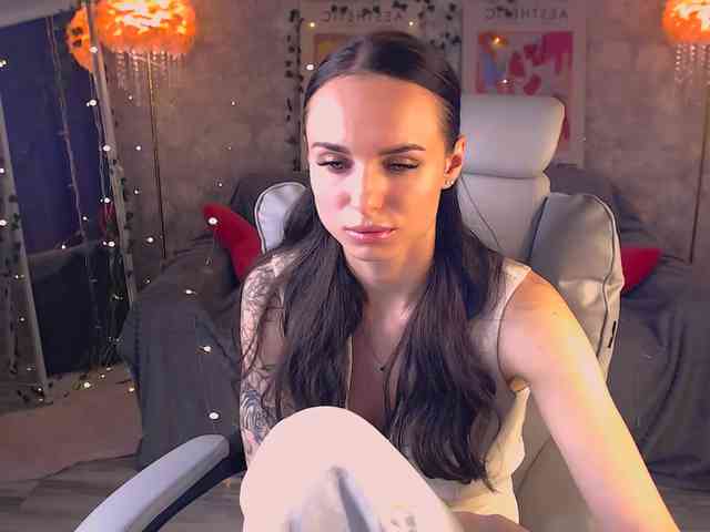 NicoleMerz webcam