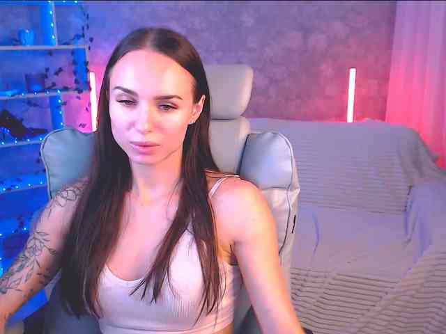 NicoleMerz webcam