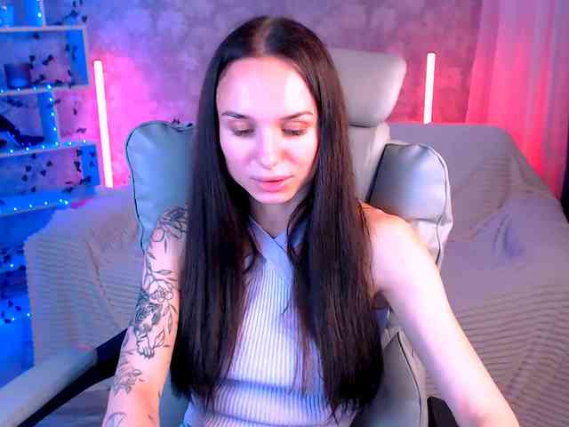 NicoleMerz Sex Cam Show
