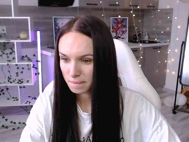 NicoleMerz webcam