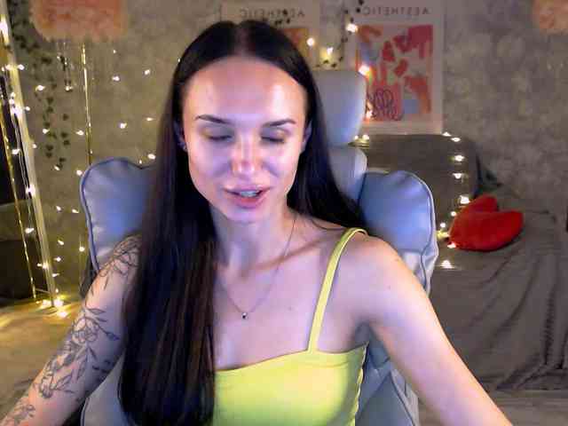 NicoleMerz Sex Cam Show