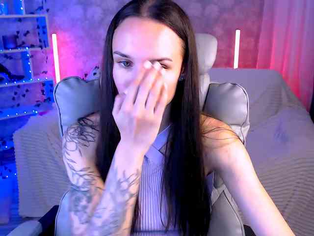 NicoleMerz Sex Cam Show