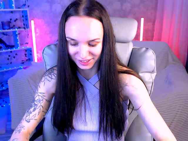 NicoleMerz Sex Cam Show