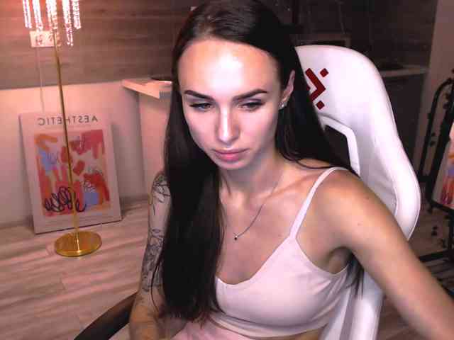 NicoleMerz webcam