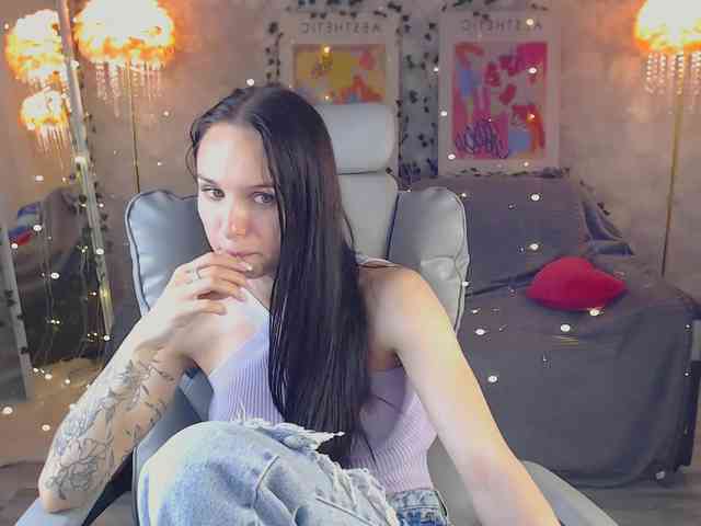 NicoleMerz webcam