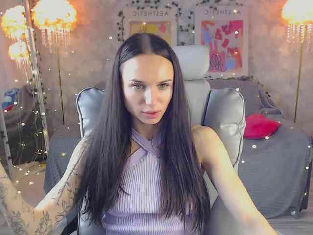 NicoleMerz webcam