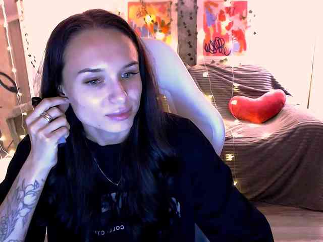 NicoleMerz webcam