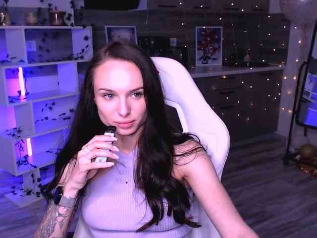 NicoleMerz