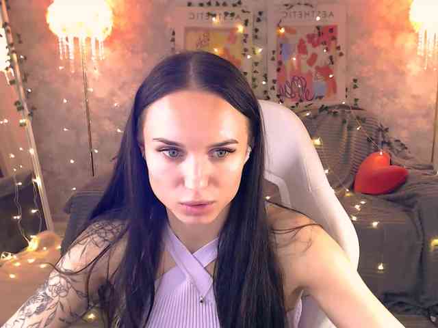 NicoleMerz webcam