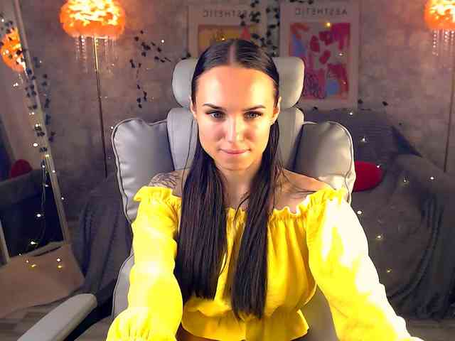 NicoleMerz webcam