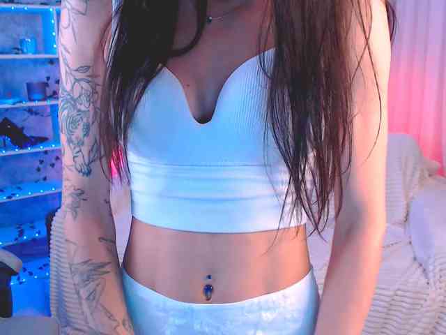 NicoleMerz webcam