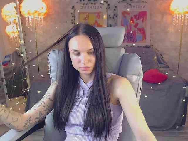 NicoleMerz webcam