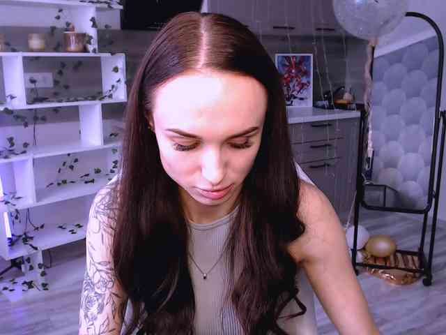 NicoleMerz webcam
