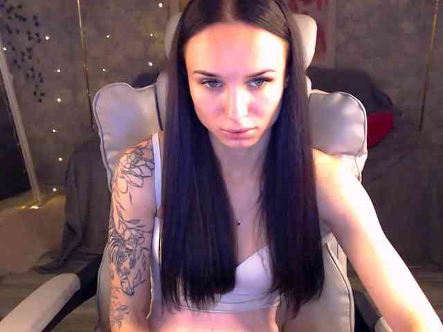 NicoleMerz webcam