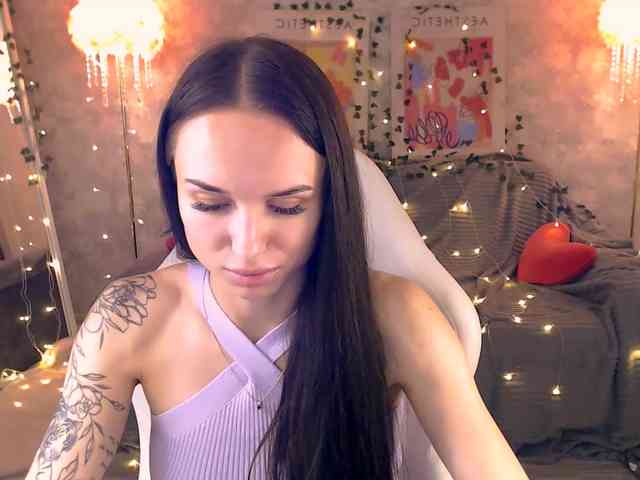 NicoleMerz webcam