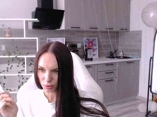 NicoleMerz webcam
