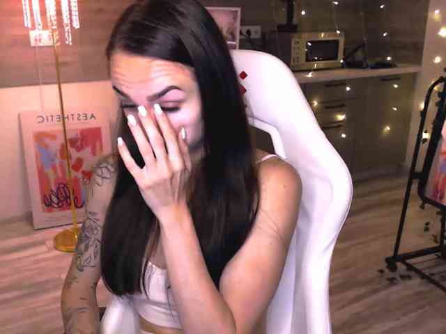 NicoleMerz webcam