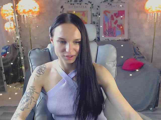 NicoleMerz webcam
